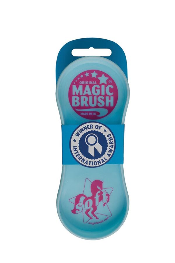 Die Magic Brush Soft Bürste ist die neue Pflege- und Schmusebürste die sich ideal für die besonders sensiblen Bereiche bei Pferden und Ponys eignet.